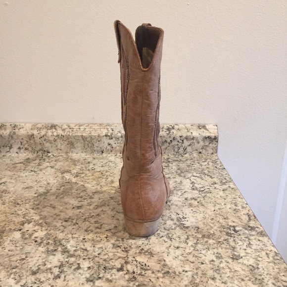 Boots - Picture 6 of 8